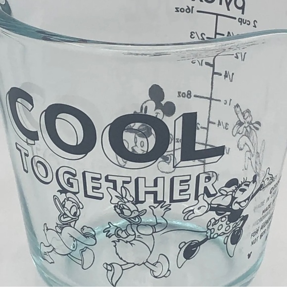 NWT Pyrex DISNEY Mickey & Friends 2-cup Glass Measuring Cup - Picture 5 of 11
